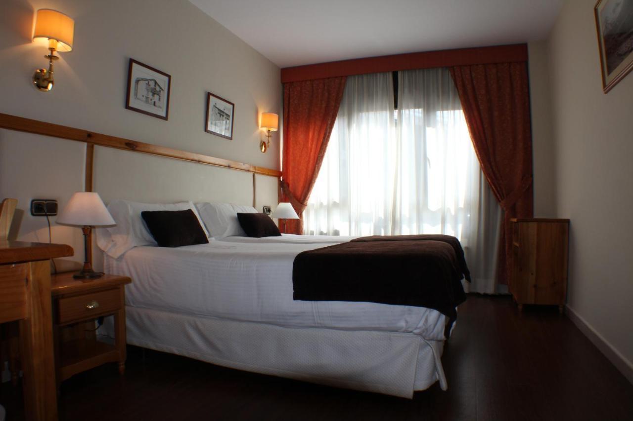 Hotel Meta Pas De La Casa Exteriör bild